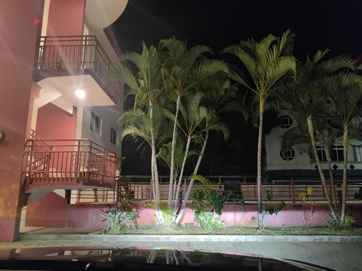 Ashiana Oceanside Apartment Flic en Flac Екстер'єр фото